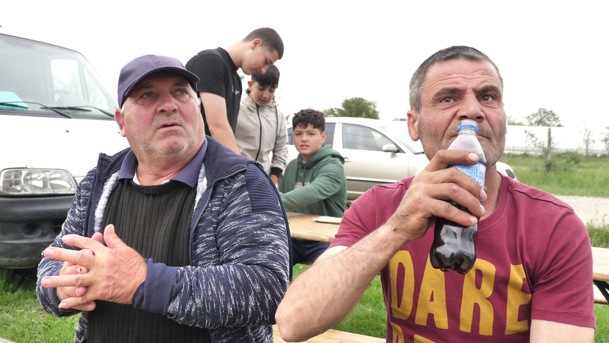 Talpan, rezolv-o p-asta! Doi antrenori s-au certat și fiecare și-a înființat echipa lui: „Jandarmeria a venit doar ca să nu li se urce băutura la cap”