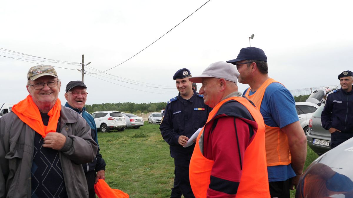 Talpan, rezolv-o p-asta! Doi antrenori s-au certat și fiecare și-a înființat echipa lui: „Jandarmeria a venit doar ca să nu li se urce băutura la cap”