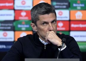 Cine va arbitra Aris - PAOK, meciul care îi poate aduce titlul lui Răzvan Lucescu