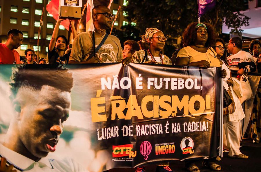 Decizie MAJORĂ luată astăzi la Congresul FIFA pentru stoparea rasismului pe stadioane. Ce vor trebui să facă jucătorii care se simt abuzati și ce sancțiune capitală ar putea fi aplicată!