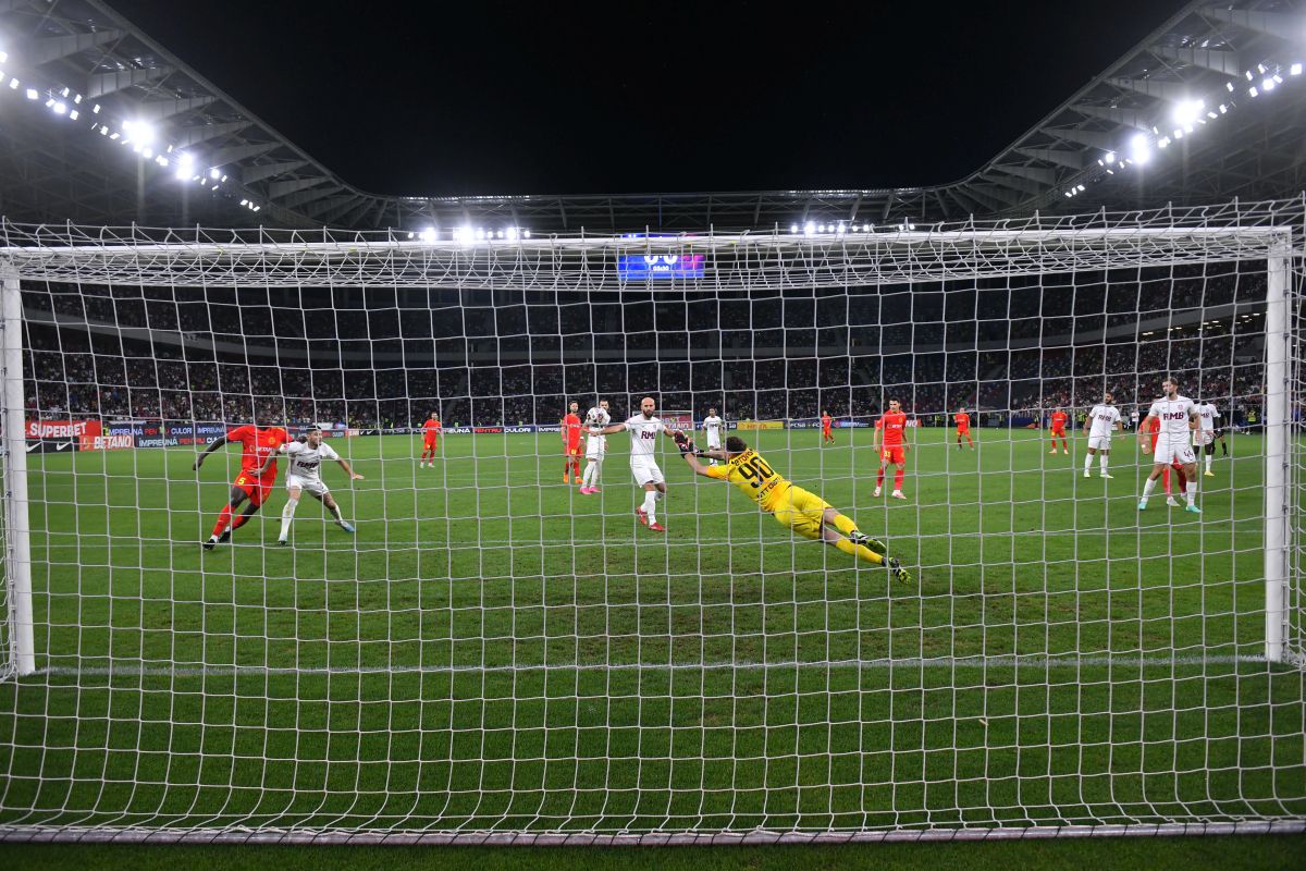 Gigi Becali e luat la rost pentru decizia din FCSB - CFR Cluj: „De ce nu îl dai, dacă nu îţi place de el?”