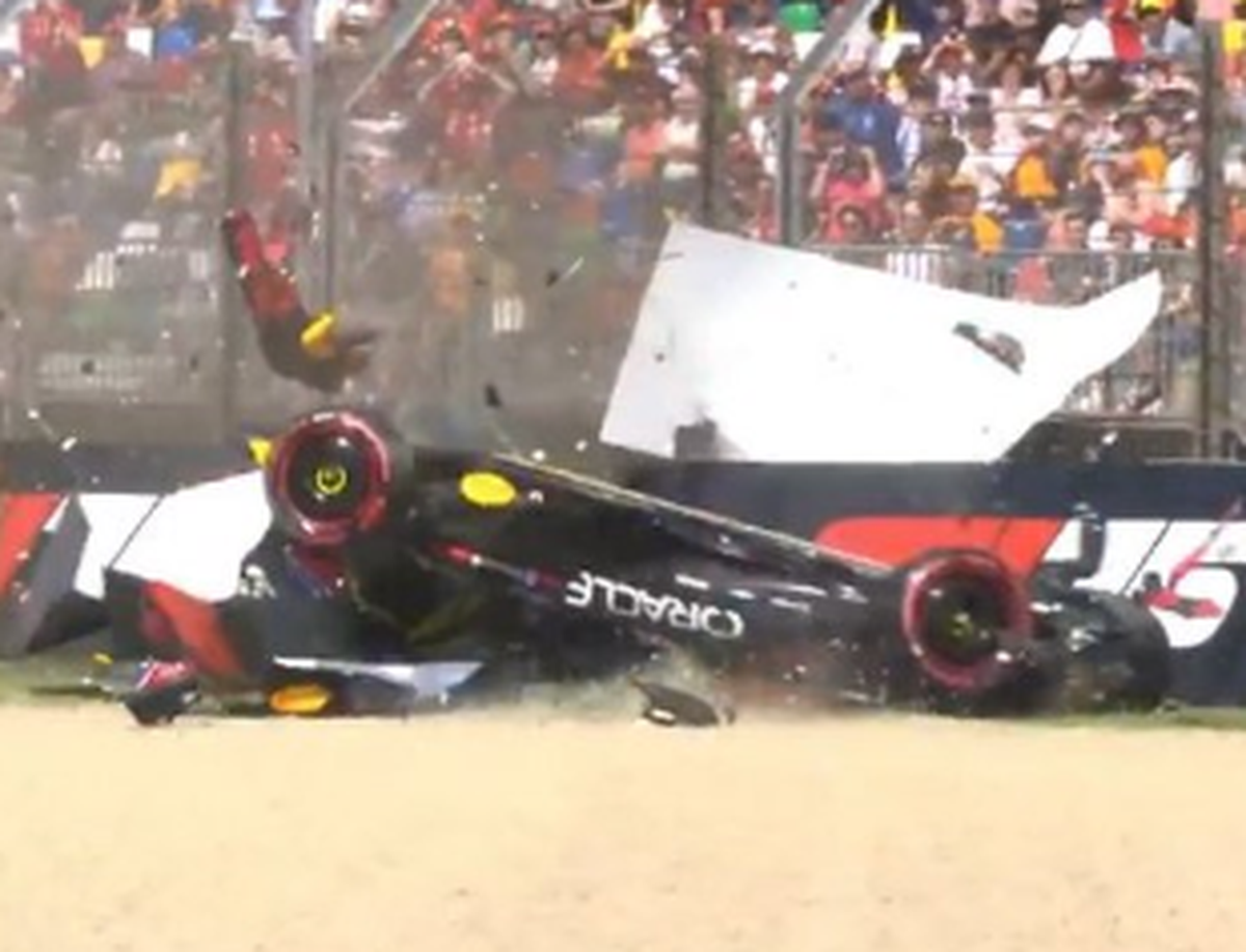 Accident horror în prima sesiune de calificări de la Imola »  S-a răsucit cu mașina la 240 km/h