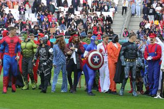 Imagini FABULOASE de la petrecerea campioanei FCSB! Fotbaliștii au venit deghizați în personaje animate: Gladiatorul Crețu, șeicul Tănase sau Super Mario Chiricheș