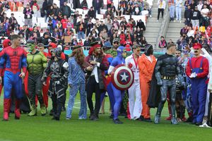 Imagini fabuloase » Jucătorii campioanei FCSB s-au deghizat pentru petrecerea de titlu