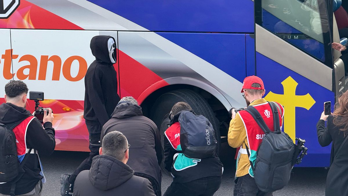 Jucătorii FCSB au venit deghizați în personaje din desenele animate