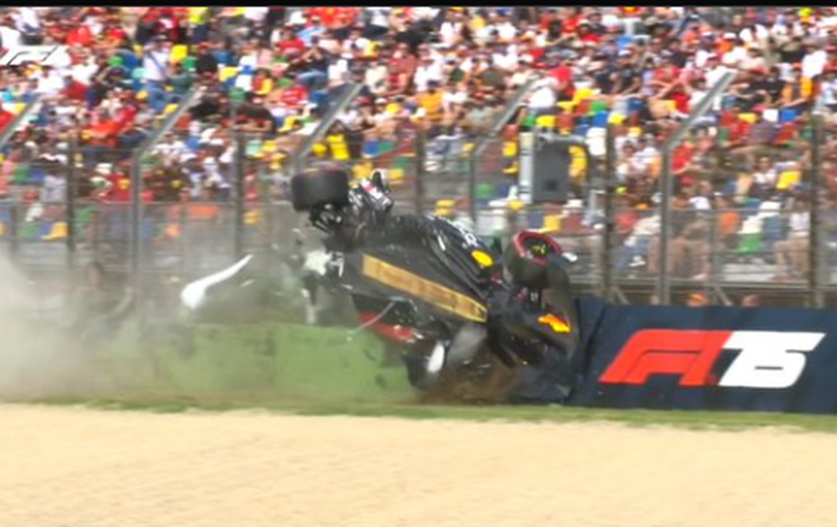 Fanii unui pilot de Formula 1 au șocat internetul: insulte rasiste pentru adversarii din „Marele Circ”