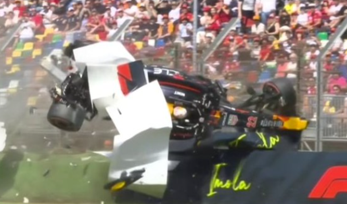 Accident horror în prima sesiune de calificări de la Imola »  S-a răsucit cu mașina la 240 km/h