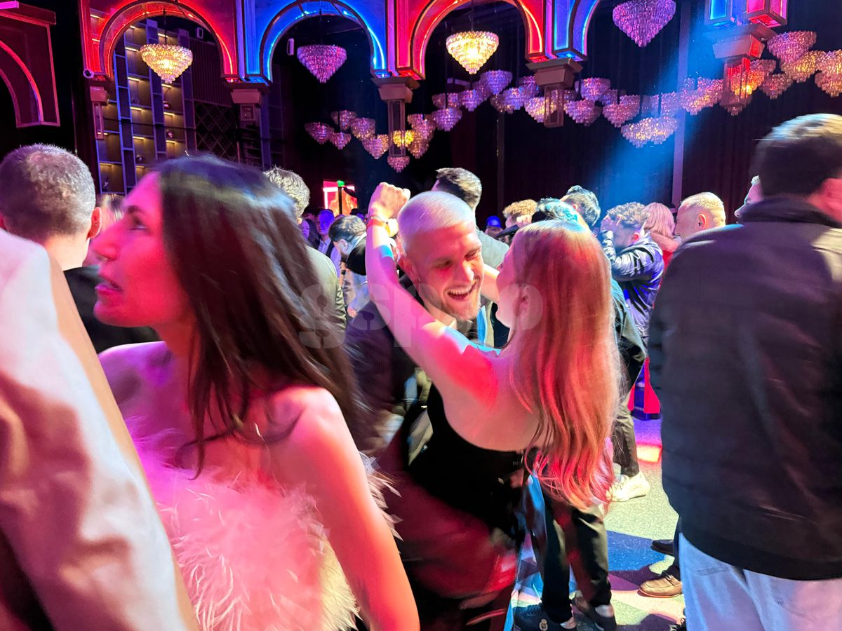 FCSB s-a mutat în club » Petrecere dezlănțuită a campionilor: imagini senzaționale cu MM, Chiricheș, Pintilii și Elias