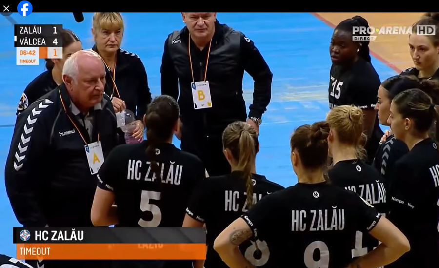 Gheorghe Tadici la time-out / foto: Captură TV @Pro Arena Gheorghe Tadici, un nou derapaj grosolan în ultima etapă din Liga Florilor » Și-a înjurat jucătoarele și totul a fost văzut la TV