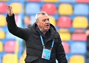 Mircea Rednic și-a anunțat plecarea de la UTA, după rușinea cu Gloria Buzău: „Am antrenat echipe cu ultrași adevărați, nu ca la Arad. Vă las să vă bateți la titlu!”