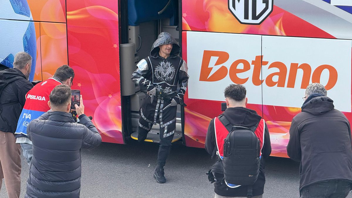 FCSB - Universitatea Craiova, fiesta roș-albastră » Ole, ola, salutați campioana! 10 detalii de la hora bucuriei FCSB