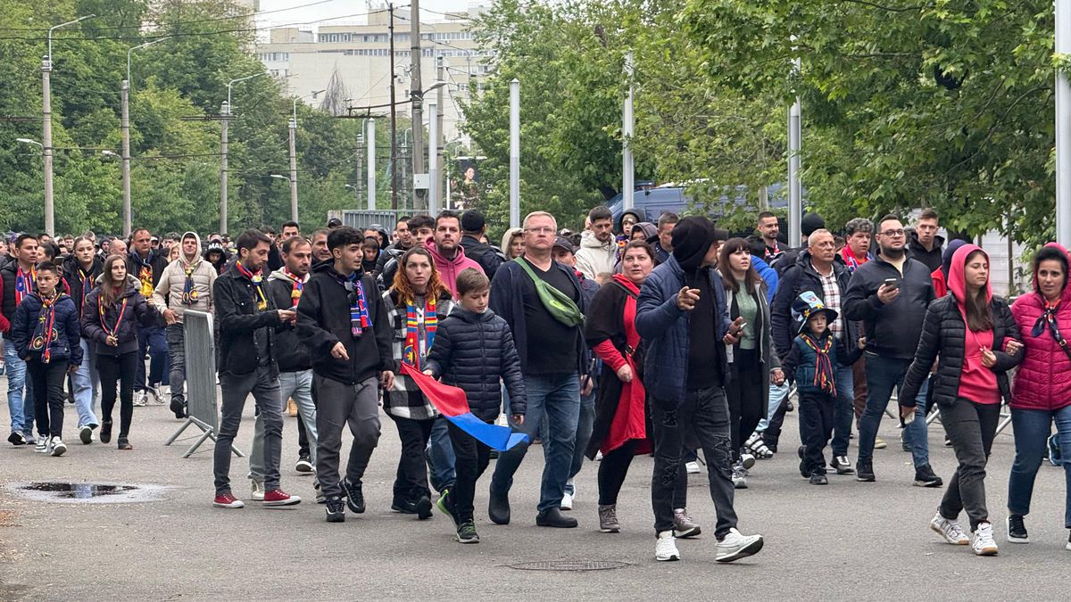 FCSB - Universitatea Craiova, fiesta roș-albastră, imagini înaintea meciului, 17 mai 2025