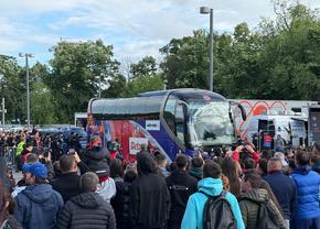 FCSB - Universitatea Craiova, fiesta roș-albastră din stadion până în Piața Constituției: echipele de start