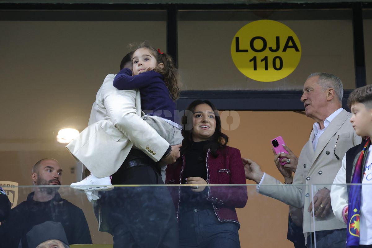 „Sus, nea Gigi!” » Imagini din alte vremuri la Arena Națională! Becali s-a urcat pe mașină