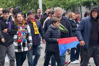 FCSB - Universitatea Craiova, fiesta roș-albastră din stadion până în Piața Constituției: toate detaliile în timp real din ziua în care campioana primește marele trofeu!