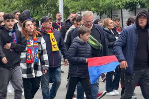 FCSB - Universitatea Craiova, fiesta roș-albastră din stadion până în Piața Constituției: toate detaliile în timp real din ziua în care campioana primește marele trofeu!