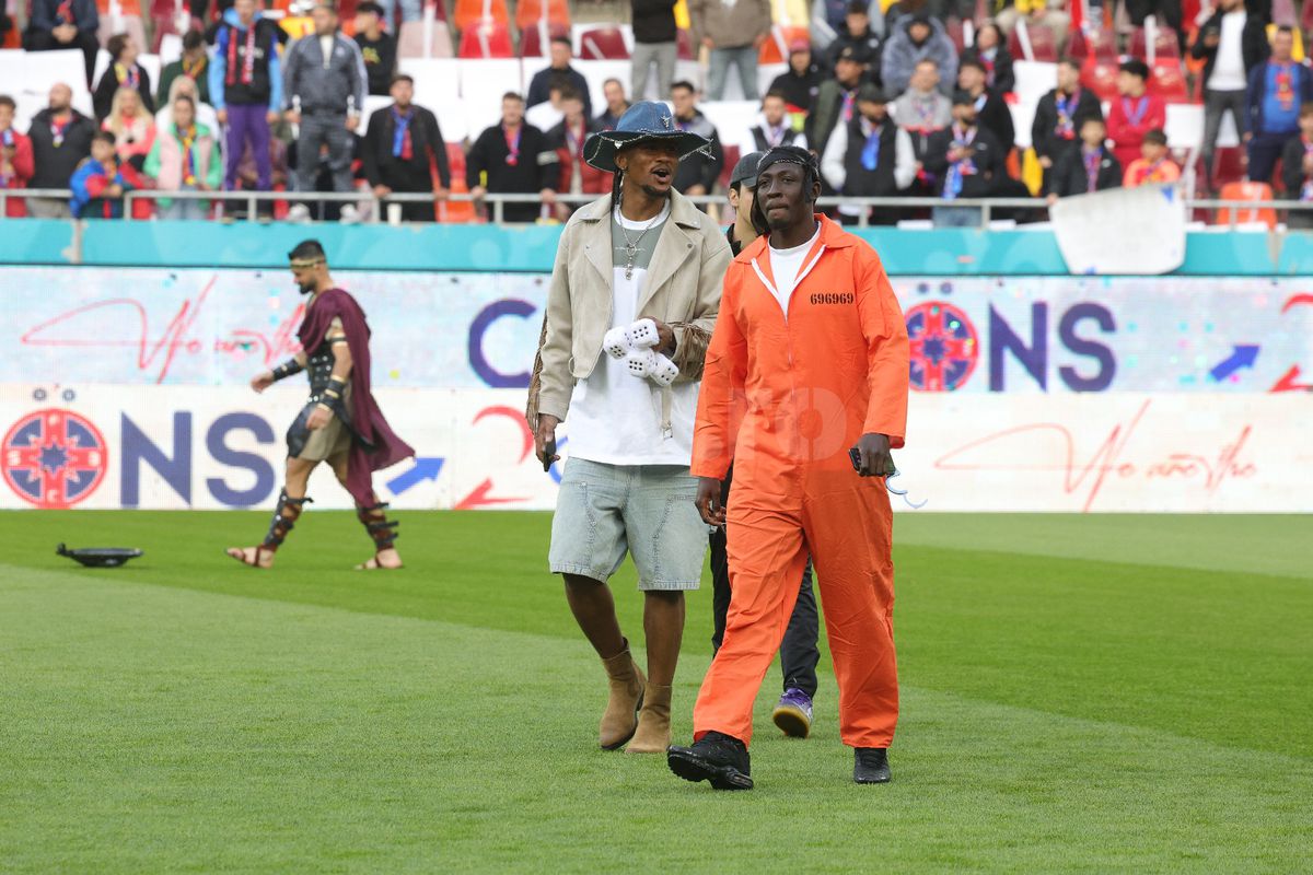 Mihai Pintilii l-a dat de gol: jucătorul de la FCSB care a avut ideea de a se deghiza în supereroi