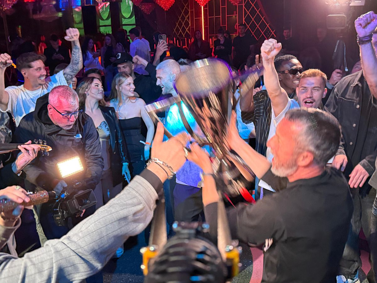 FCSB, petrecere în club