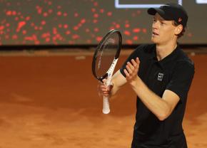 Jannik Sinner e în finală la Roma, unde îl va întâlni pe Carlos Alcaraz