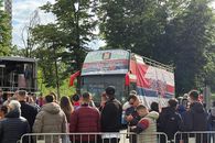 FCSB - Universitatea Craiova, fiesta roș-albastră din stadion până în Piața Constituției: toate detaliile în timp real din ziua în care campioana primește marele trofeu!