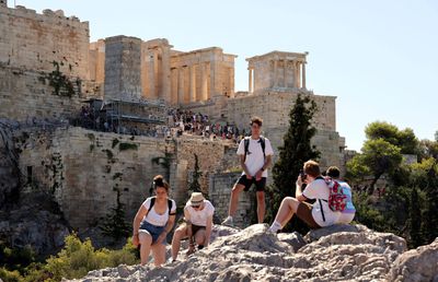 Scandal monstru la Atena » Autoritățile elene vor să dea în judecată renumitul producător de echipament sportiv: „E un spectacol sălbatic, dezgustător și ilegal!”