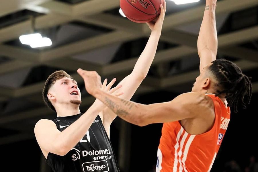 Denis Bădălău/Foto: Instagram După un sezon în prima ligă a Italiei, Denis Bădălău va pleca în NCAA! Fostul scouter al Philadelphiei 76ers: „Îmi place totul la el”
