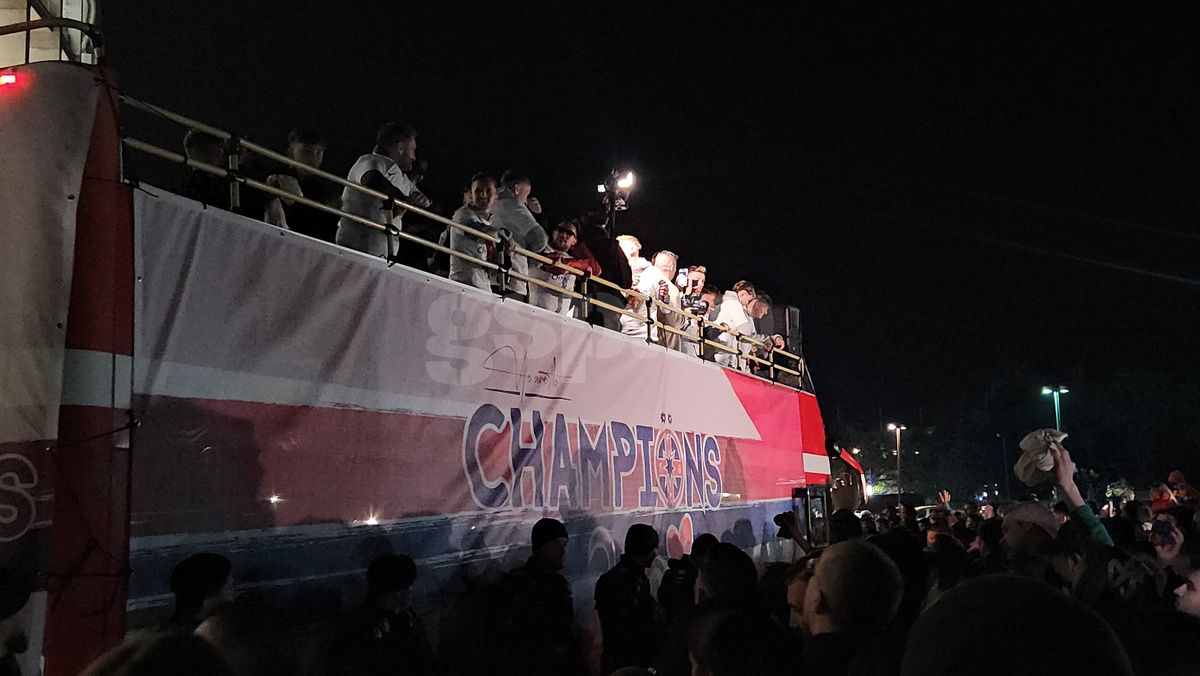 FCSB, petrecere în autocar