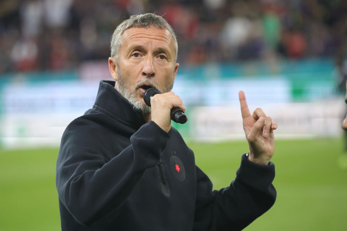 Ce s-a întâmplat în pauza petrecerii de titlu de la FCSB - Universitatea Craiova: „Așa cum v-am obișnuit”