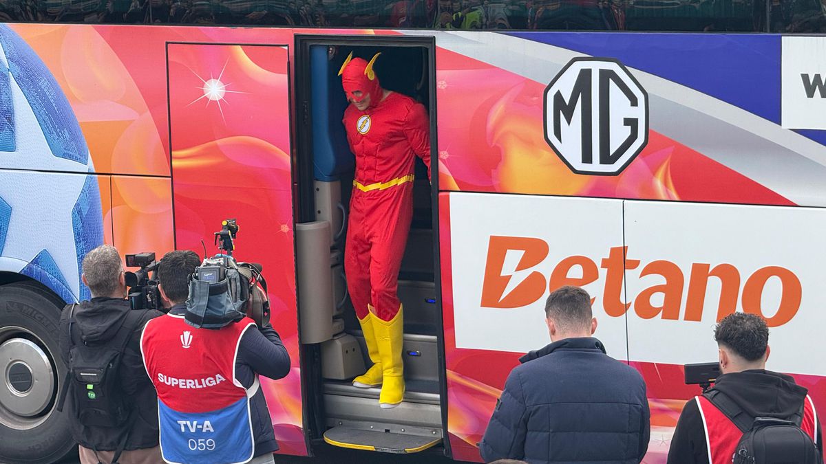 FCSB - Universitatea Craiova, fiesta roș-albastră » Ole, ola, salutați campioana! 10 detalii de la hora bucuriei FCSB