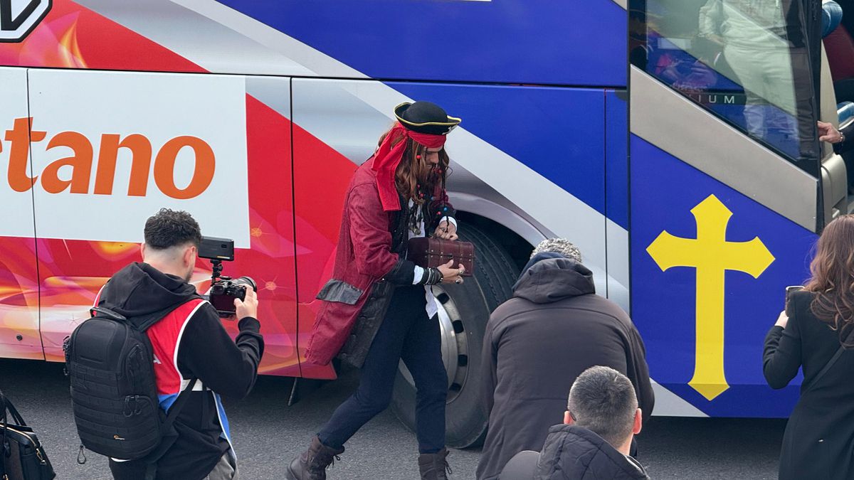 FCSB - Universitatea Craiova, fiesta roș-albastră » Ole, ola, salutați campioana! 10 detalii de la hora bucuriei FCSB