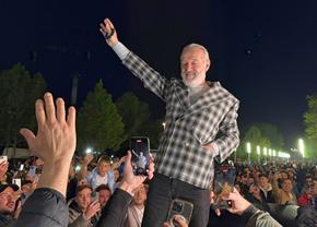 „Sus, nea Gigi!” » Imagini din alte vremuri la Arena Națională! Becali s-a urcat pe mașină