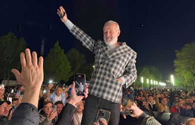 „Sus, nea Gigi!” » Imagini din alte vremuri la Arena Națională! Becali s-a urcat pe mașină