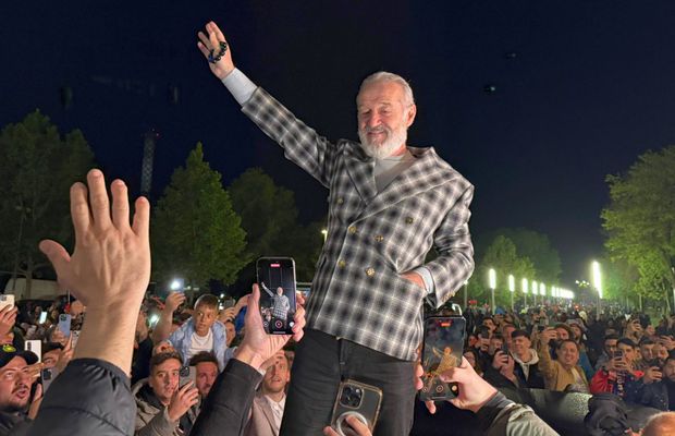 „Sus, nea Gigi!” » Imagini din alte vremuri la Arena Națională! Becali s-a urcat pe mașină