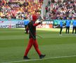 Jucătorii FCSB au venit deghizați în personaje din desenele animate, imagini de pe gazon