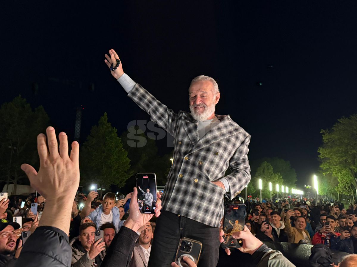 „Sus, nea Gigi!” » Imagini din alte vremuri la Arena Națională! Becali s-a urcat pe mașină