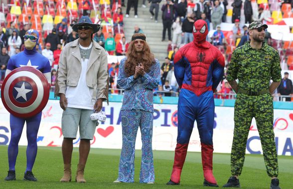 Campionii de la FCSB au venit deghizați în supereroi, iar Ilie Dumitrescu și-a ales costumația favorită: „Numărul 1 de departe!”