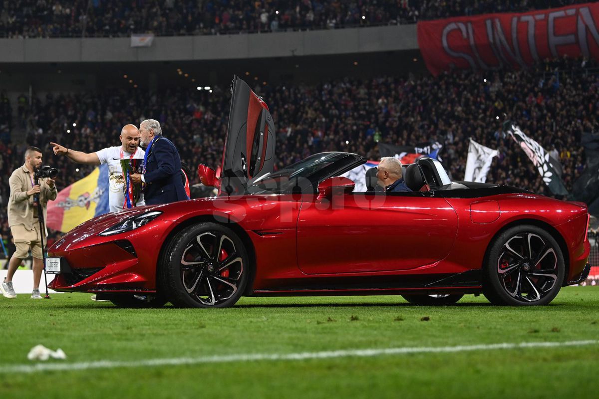 Elias Charalambous, direct în istoria FCSB! Pe plan intern, doar Laurențiu Reghecampf e peste