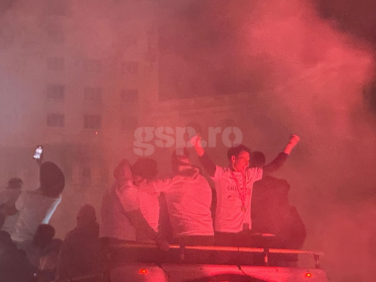 Basarab Panduru, șocat după party-ul de titlu al FCSB-ului: „Incredibil! Cum să nu dea nimeni 5 milioane pe el?”