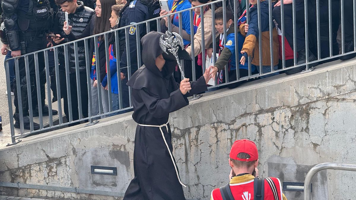 Jucătorii FCSB au venit deghizați în personaje din desenele animate
