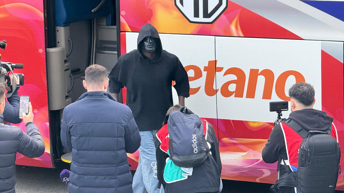 Jucătorii FCSB au venit deghizați în personaje din desenele animate