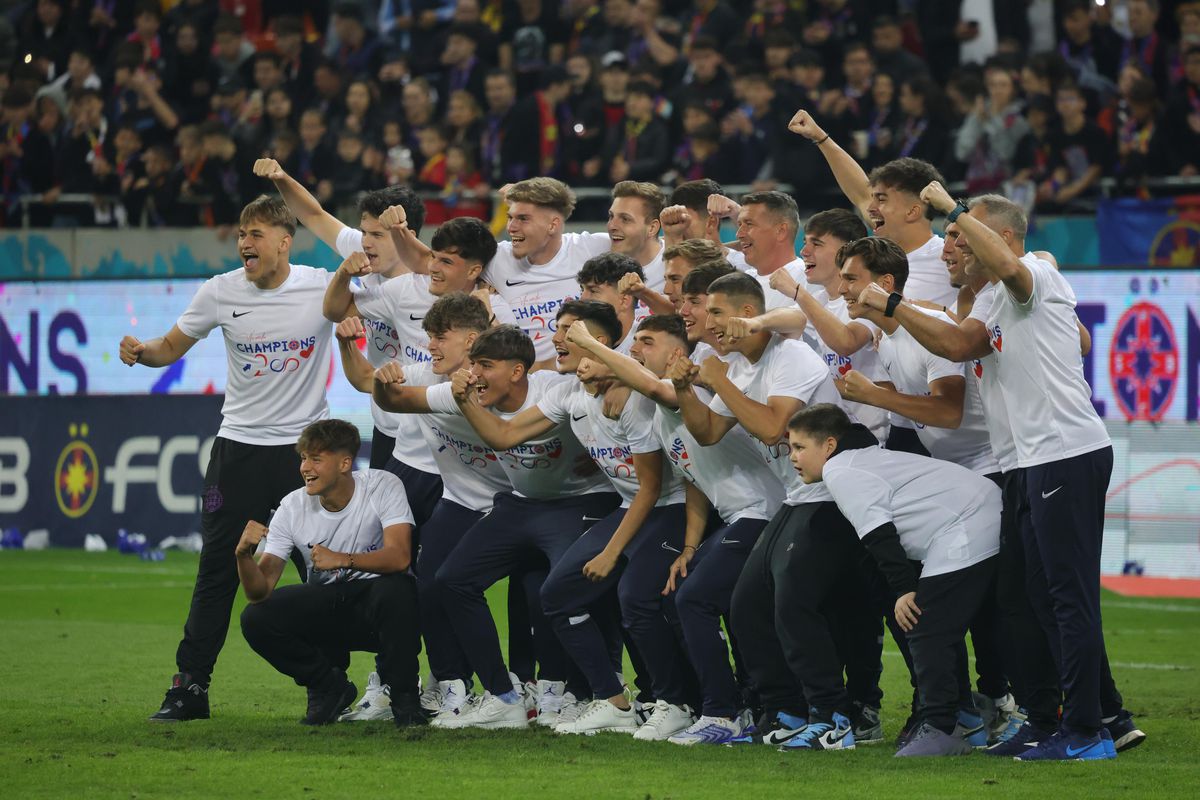 Ce s-a întâmplat în pauza petrecerii de titlu de la FCSB - Universitatea Craiova: „Așa cum v-am obișnuit”