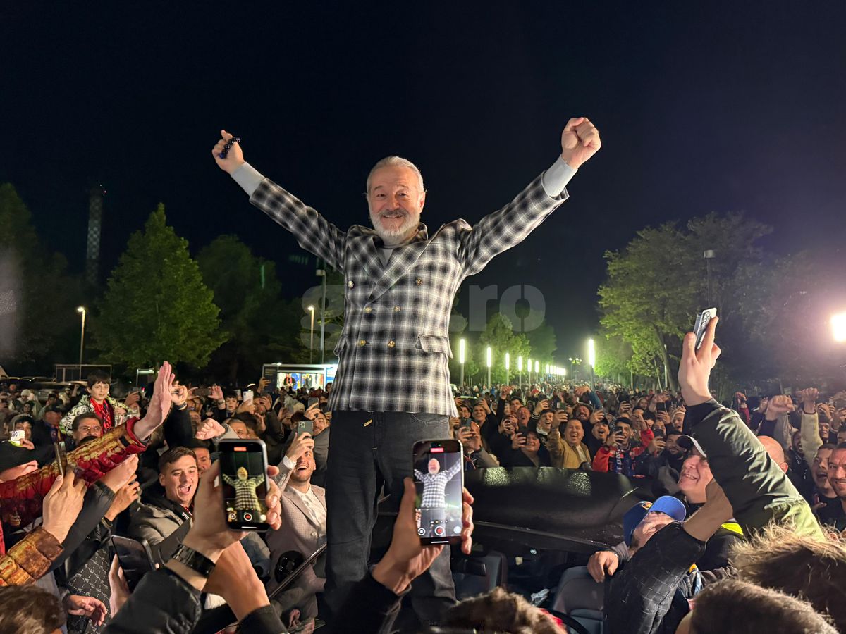 „Sus, nea Gigi!” » Imagini din alte vremuri la Arena Națională! Becali s-a urcat pe mașină