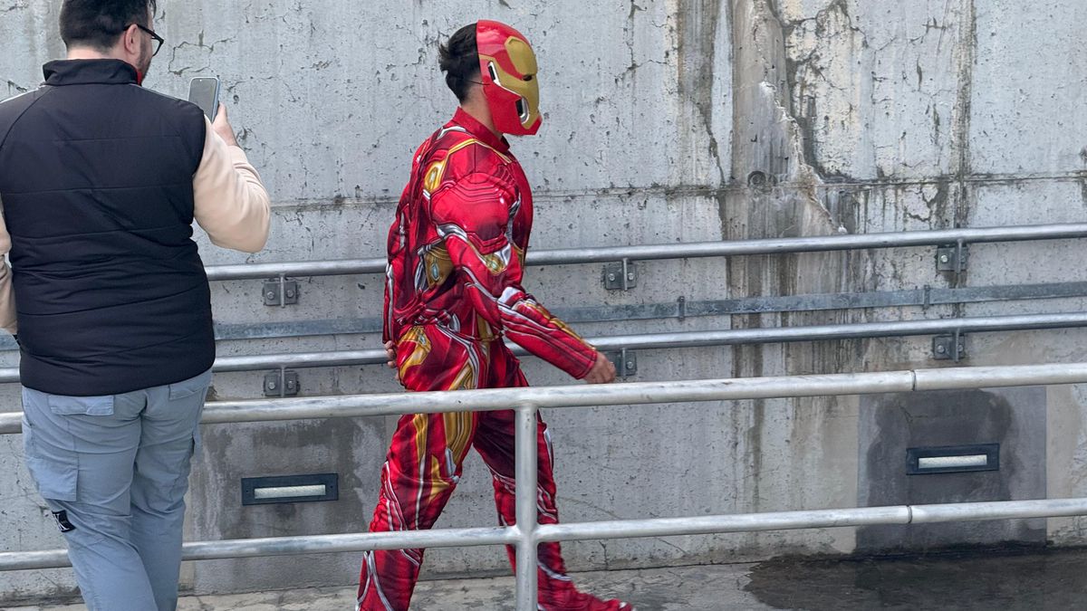 Reacție dinspre FRF, după ce roș-albaștrii s-au costumat pentru petrecerea de titlu: „Descătușare nervoasă”