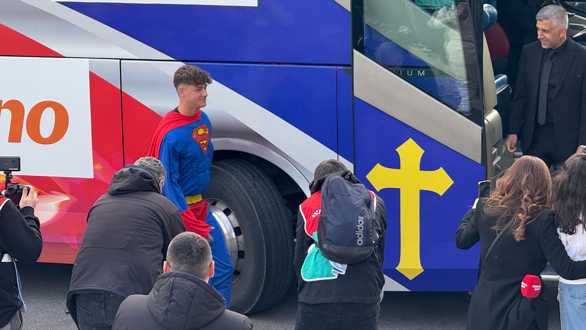 Jucătorii FCSB au venit deghizați în personaje din desenele animate