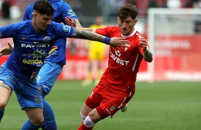 Final în UTA Arad - Gloria Buzău » Echipa lui Rednic s-a făcut de râs în fața puștilor retrogradatei. „Campionii, campionii!” + „Demisia!”