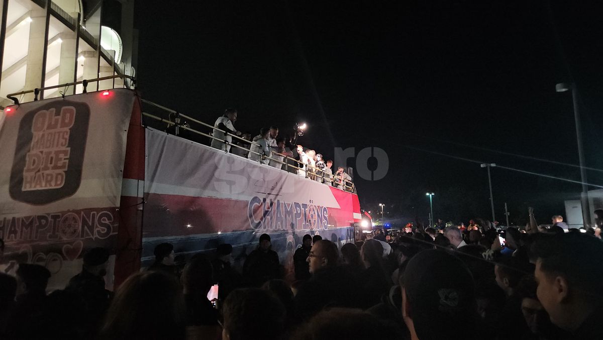 FCSB, petrecere în autocar