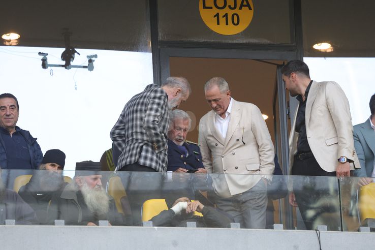 Ilie Năstase, Teia Sponte, Gigi Becali. FCSB, campioană Superligă 2024-2025. Foto: Ionuț Iordache (GSP.RO)
