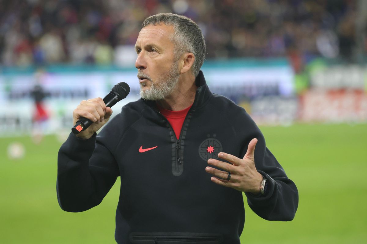 Ce s-a întâmplat în pauza petrecerii de titlu de la FCSB - Universitatea Craiova: „Așa cum v-am obișnuit”