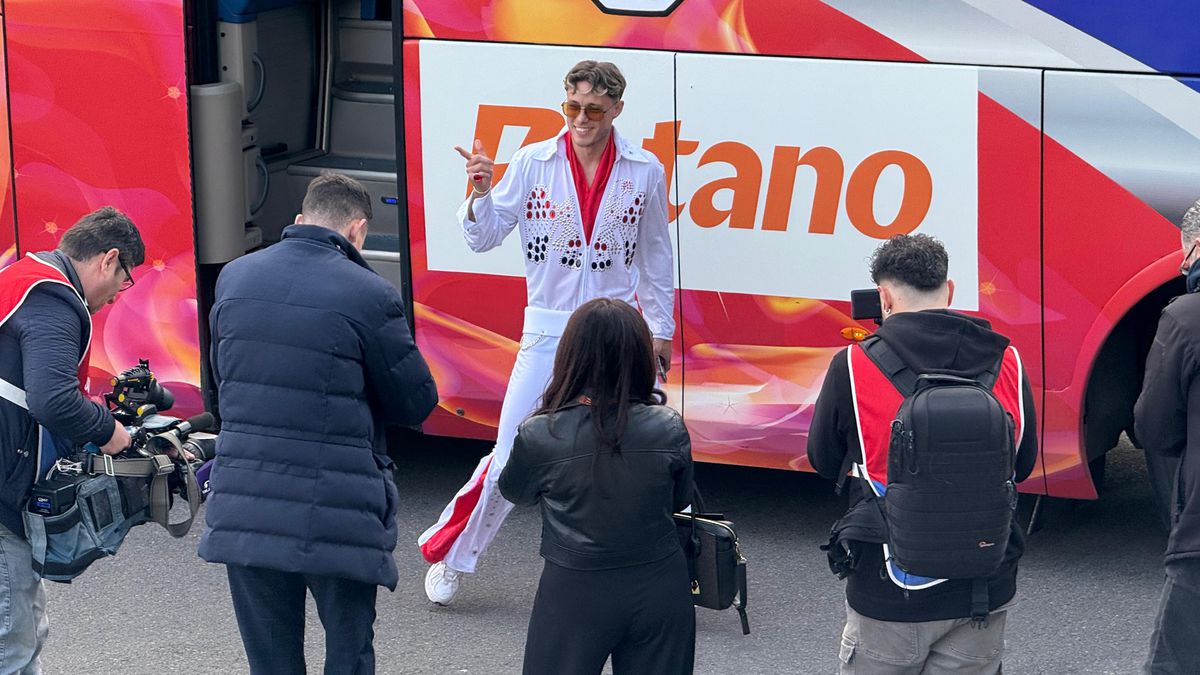 Jucătorii FCSB au venit deghizați în personaje din desenele animate