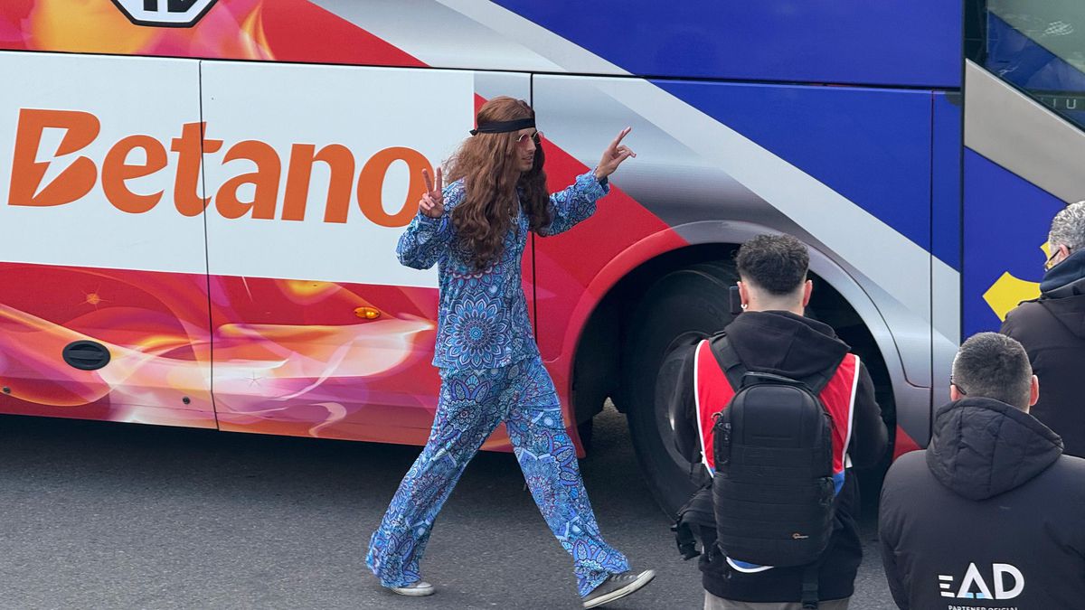 Reacție dinspre FRF, după ce roș-albaștrii s-au costumat pentru petrecerea de titlu: „Descătușare nervoasă”